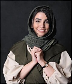 سلفی آیینه‌ای بامزه سیما خضرآبادی در اتاق گریم با مدل جدید شال بستنش جلب توجه کرد