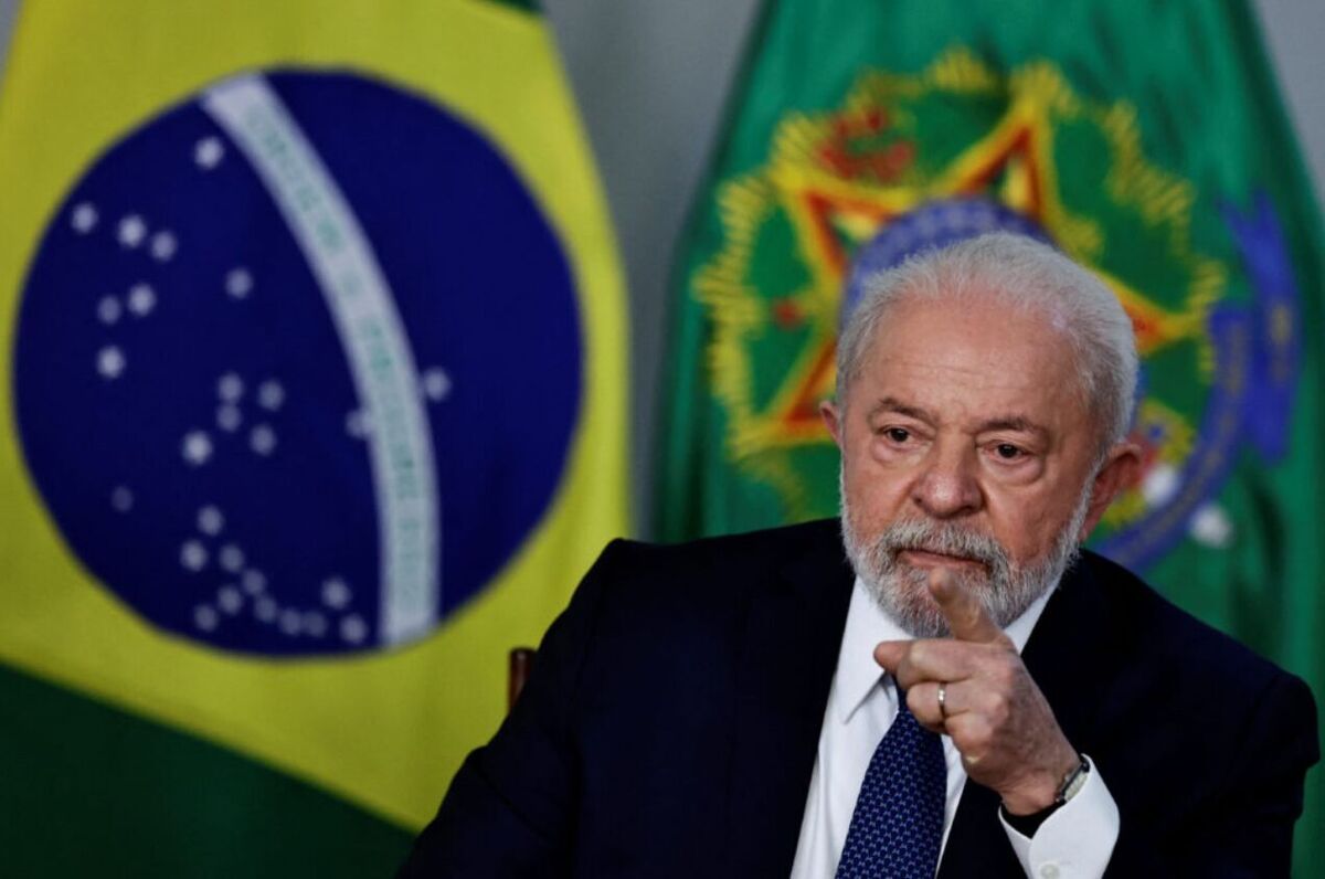 داسیلوا: رئیس جمهور سابق باید به دلیل تحریک آمریکا علیه برزیل محاکمه شود