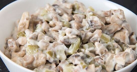 رسپی ۲ نوع سالاد مقوی با قارچ؛ مخصوص مهمانی‌ها