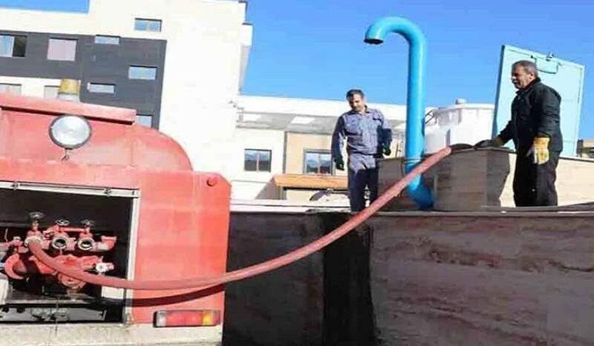 تخلیه آب در مخازن ۵۰ روستای استان مرکزی با تانکر سیار