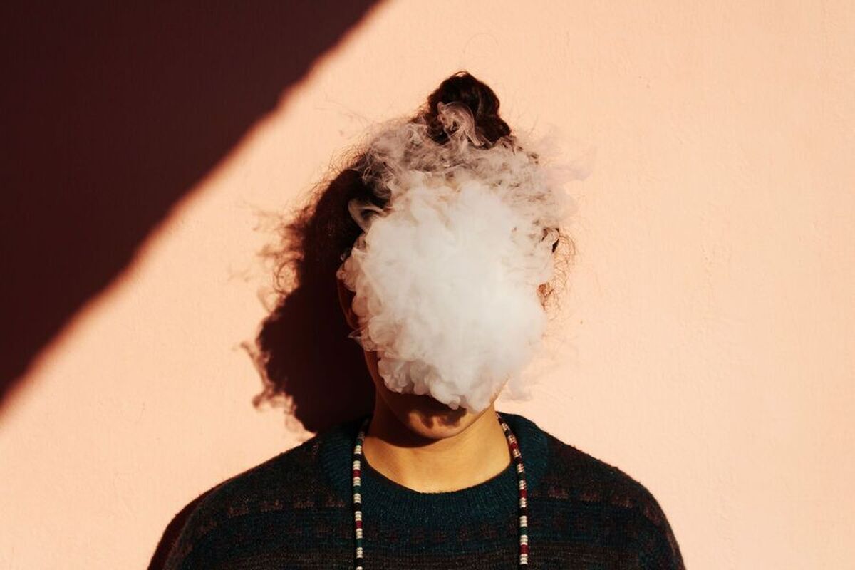 یک پزشک می‌گوید محبوبیت ویپینگ در میان نوجوانان می‌تواند منجر به ظهور نسلی «عقب‌مانده» شود