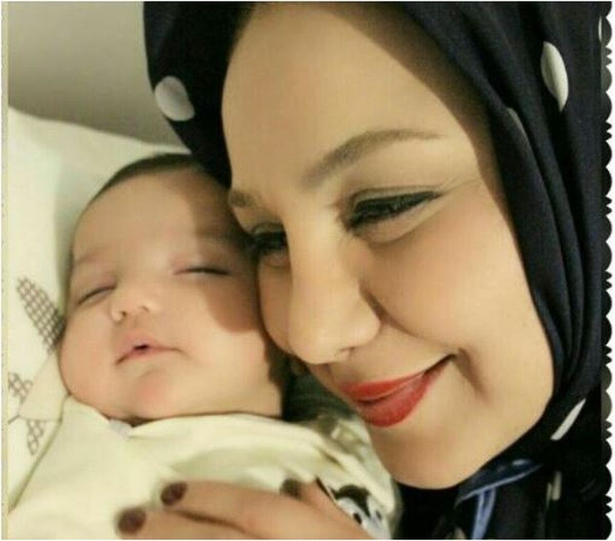گادر گرفتن عجیب بهنوش بختیاری دربرابر نشان دادن عکس دخترش!