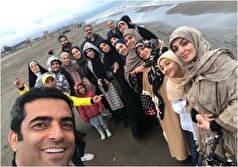 قاب خانوادگی منوچهر هادی کنار خواهر پزشک و با حجابش دیدن دارد!