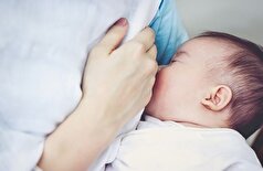 چرا به تغذیه نوزاد با شیر مادر توصیه زیادی می‌شود؟