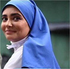قاب دونفره لیندا کیانی کنار مادر مهربانش در حرم امام رضا/چقدر چادر بهشون میاد!
