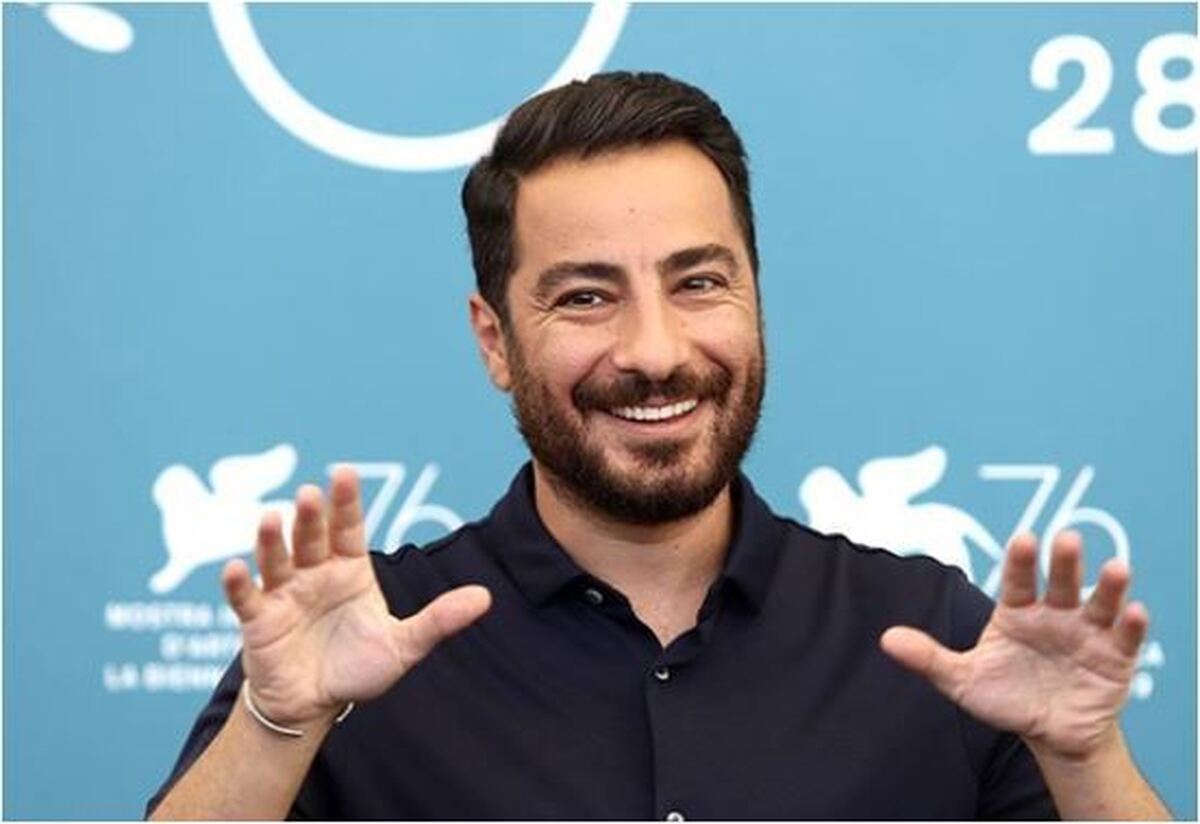 تصویر یادگاری نوید محمدزاده و همسرش در کنار کارگردان و بازیگر معروف