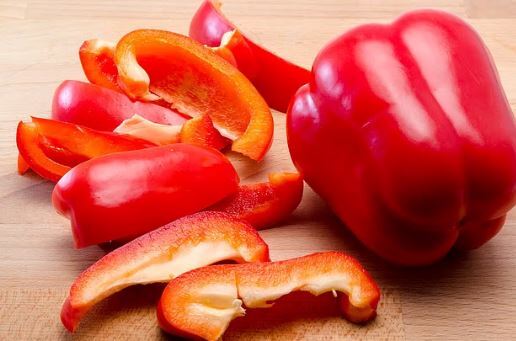 آیا می‌دانستید پاپریکا از چه چیزی درست می‌شود و چرا قرمز است؟