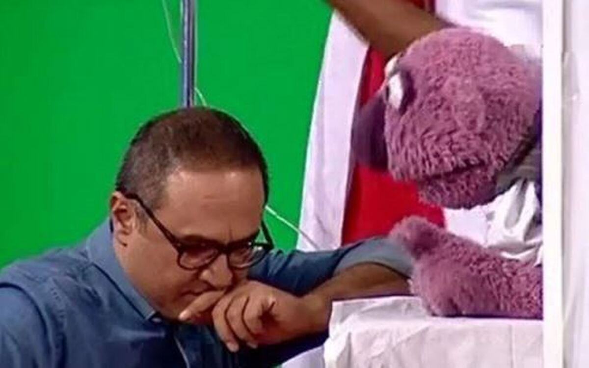 جای خالی جناب‌خان در مراسم پدر رامبد جوان و شایعات شکرآب شدن روابط دوستانه!