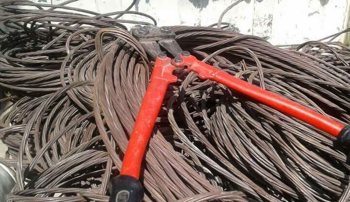 کشف ۳۰ کارتن کابل قاچاق در بهارستان