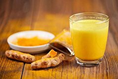 یک لیوان شیر زردچوبه کیفیت خواب شما را تضمین میکند!