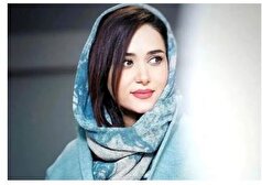 شکار پریناز ایزدیار با یک ژست کیوت در حین خندیدن!