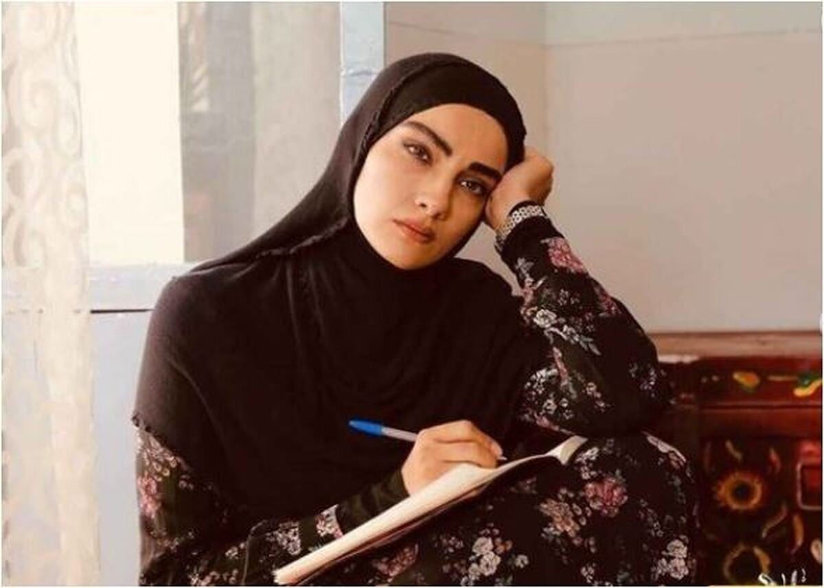 ژست جدی و نگاه نافذ محیا دهقانی/تبسمی کن و جان بین که، چون همی سپرم+عکس