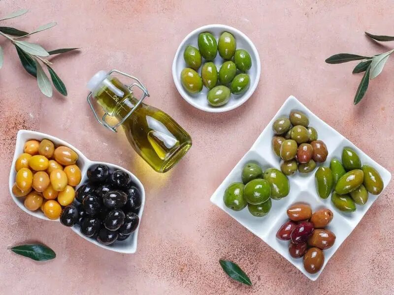 آیا گونه زیتون سبز و سیاه با هم متفاوت است؟