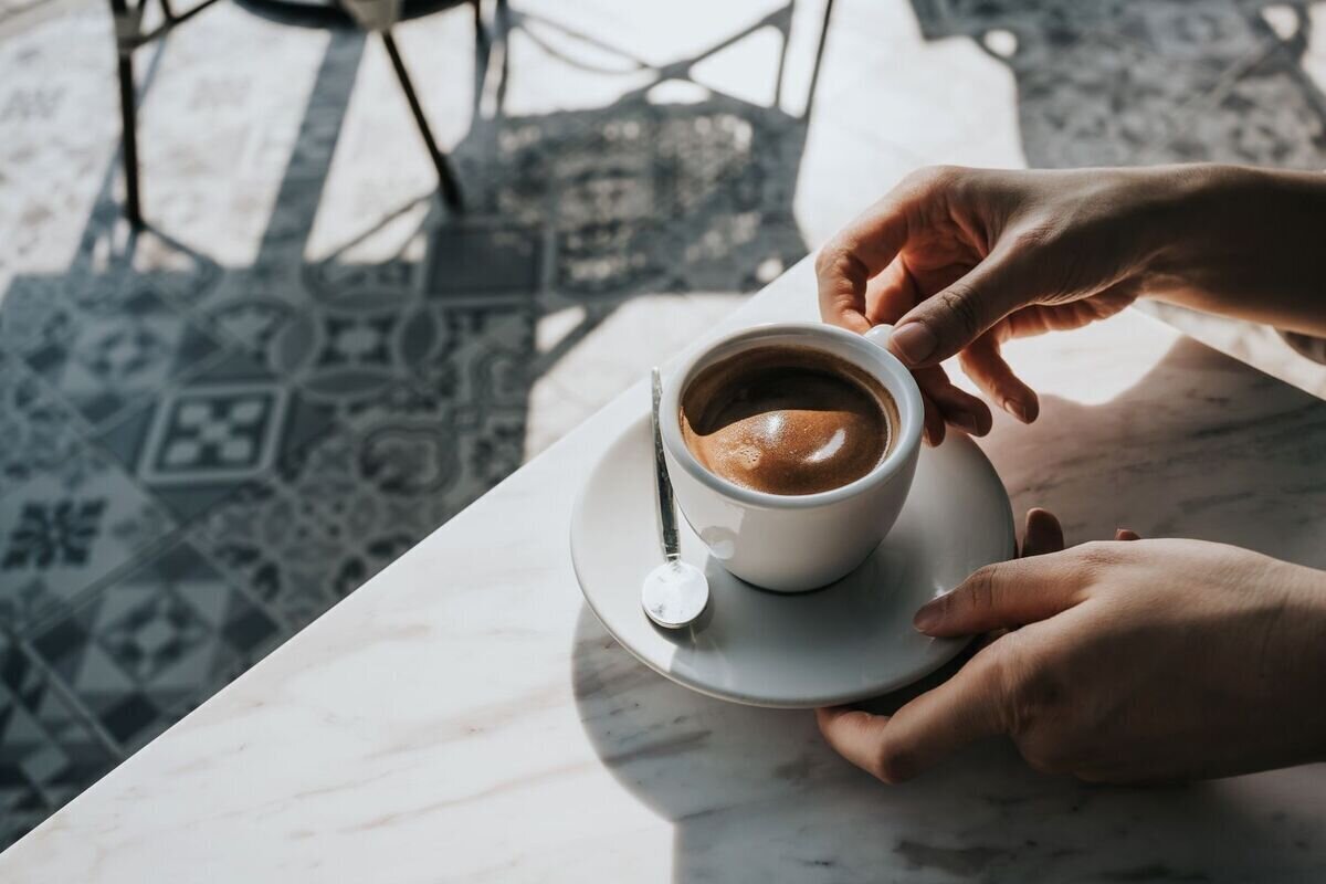 آیا خوردن قهوه در روز‌های گرم شما را تشنه‌تر می‌کند؟