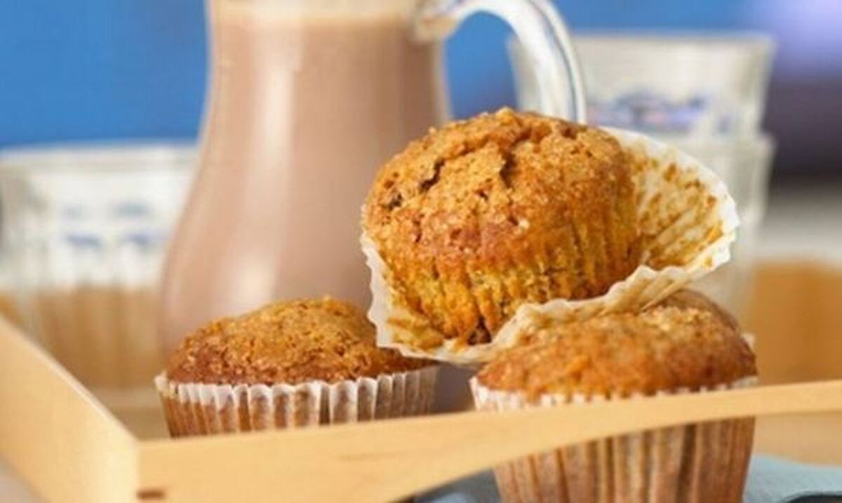 آموزش مرحله به مرحله پخت مافین مقوی سیب وعسل برای کودکان