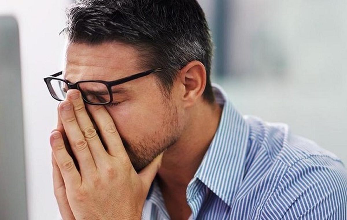 گریه بدون دلیل نشانه چیست؟