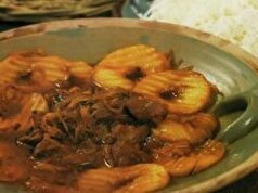 خورش سیب درختی را با گوشت ران گوسفندی طبخ کنید