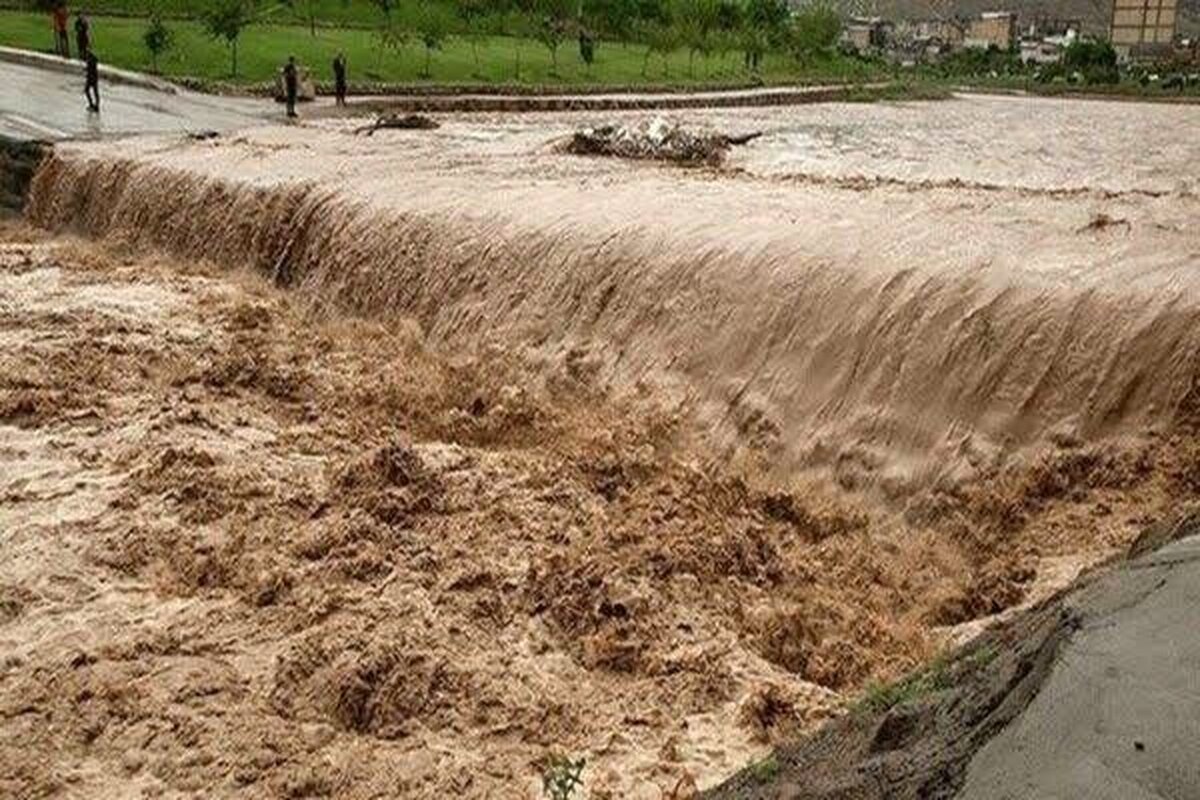 خسارت به منازل و مغازه‌های چرگلان به دلیل بارش شدید باران