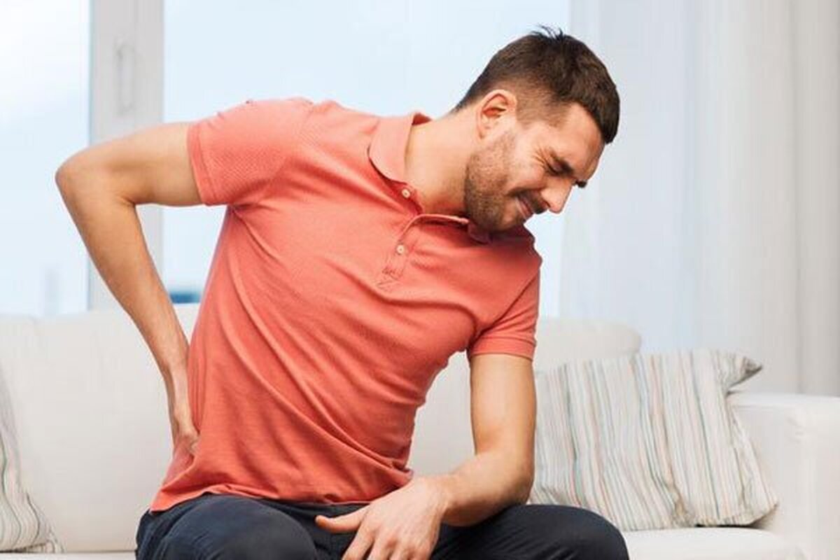 درد در ناحیه ستون فقرات اگر با این علائم همراه بود فوری به پزشک مراجعه کنید