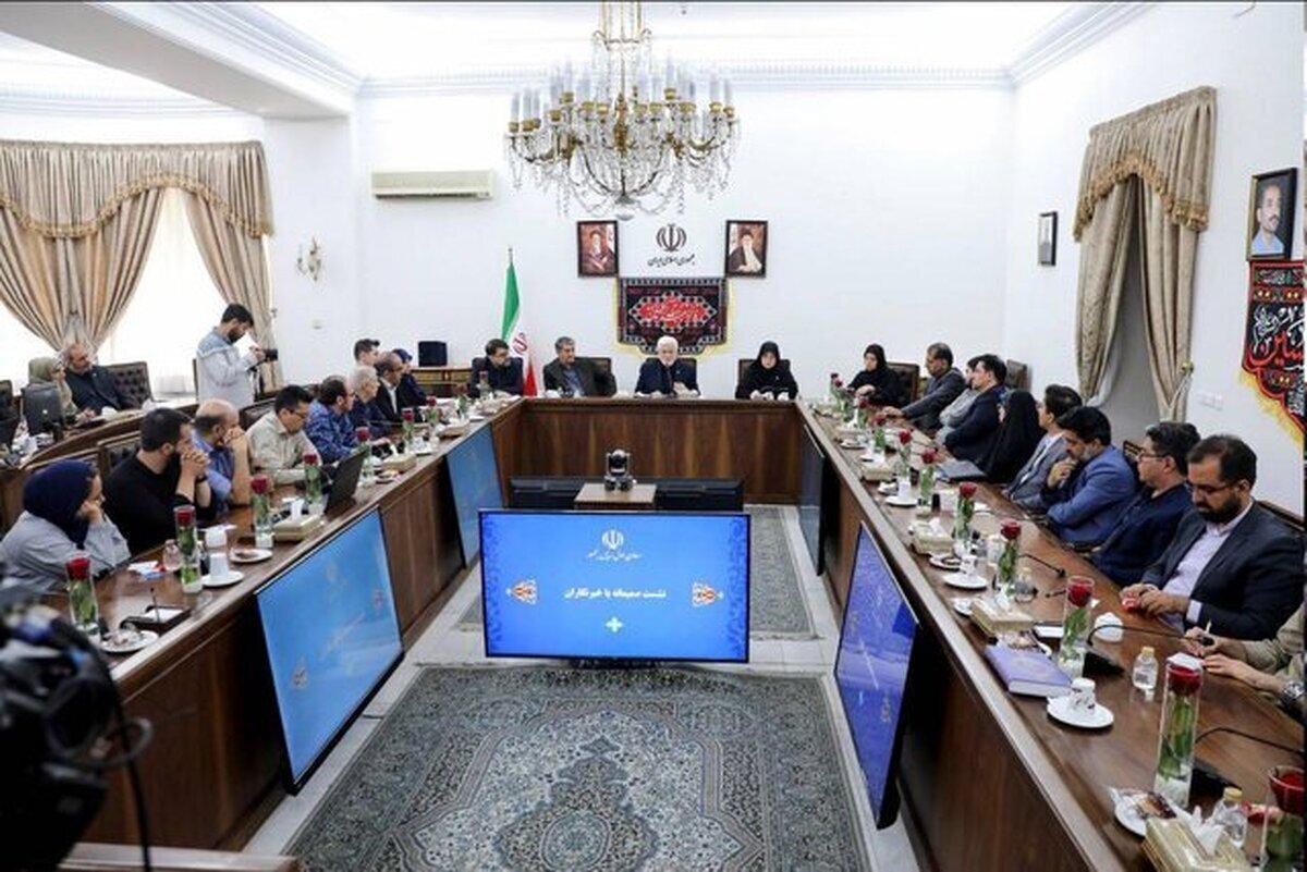 قدردانی معاون اول رئیس‌جمهور از خبرنگاران