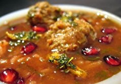 گوله ریزه ترکیبی از برنج و گوشت با سیب زمینی که غذای محبوب مردم لرستان است