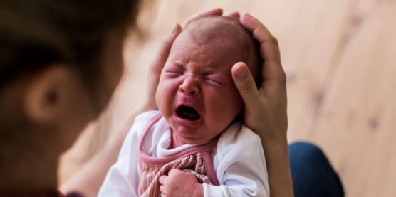 کولیک نوزاد؛ مهم‌ترین عامل گریه‌های طولانی و نفسگیر