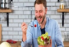 در فصل گرما از خوردن این مدل غذا‌ها پرهیز کنید!