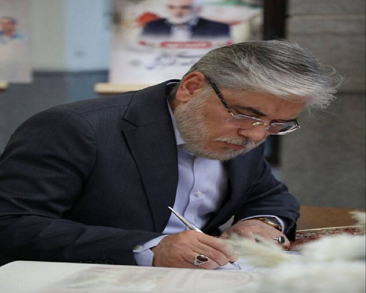 گرامی داشت یاد خاطره شهدای جهاد علمی توسط وزیر علوم تحقیقات و فناوری