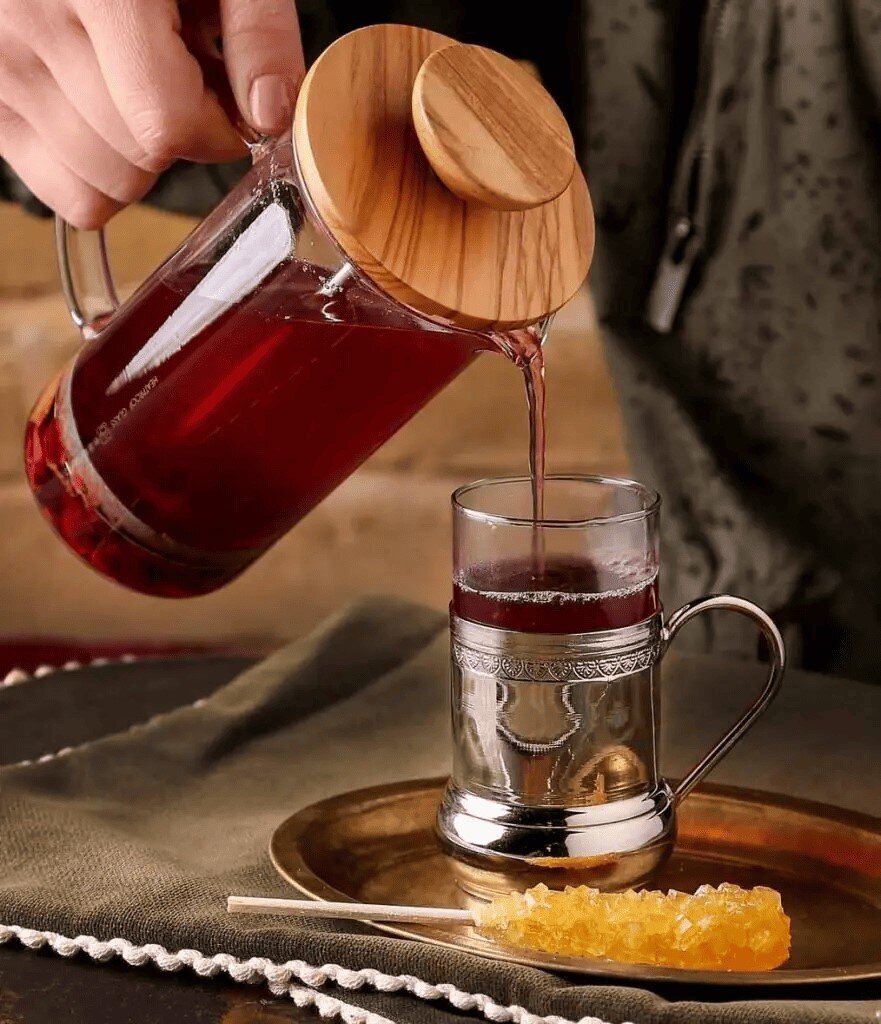 چای آلبالو یک نوشیدنی با طعم تابستانی ویژه