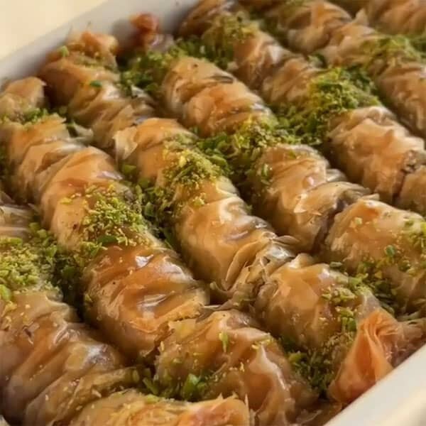 دو اشتباه هنگام درست کردن باقلوا خانگی که باعث خمیر شدن می‌شود