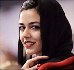 سلفی دونفره ماهور الوند با پت بامزه و پشمالویش در یک فضای تاریک و رمانتیک!