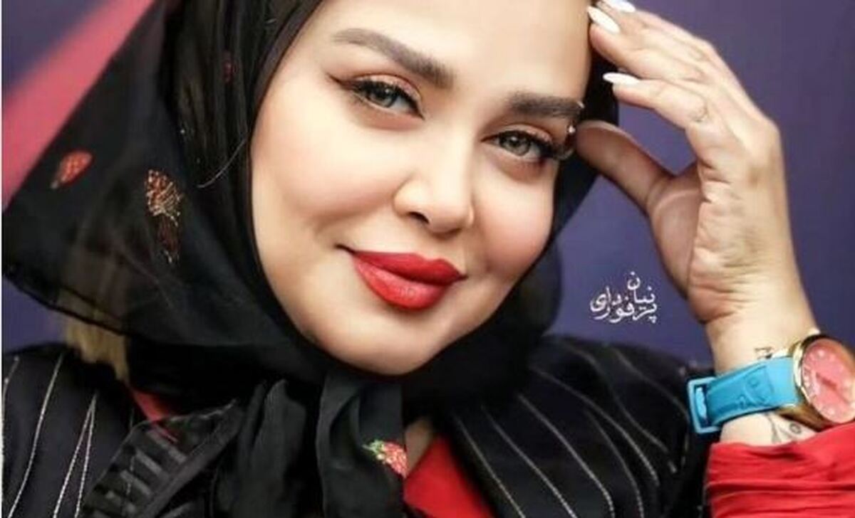 بهاره رهنما با چادر مشکی در یک فضای معنوی