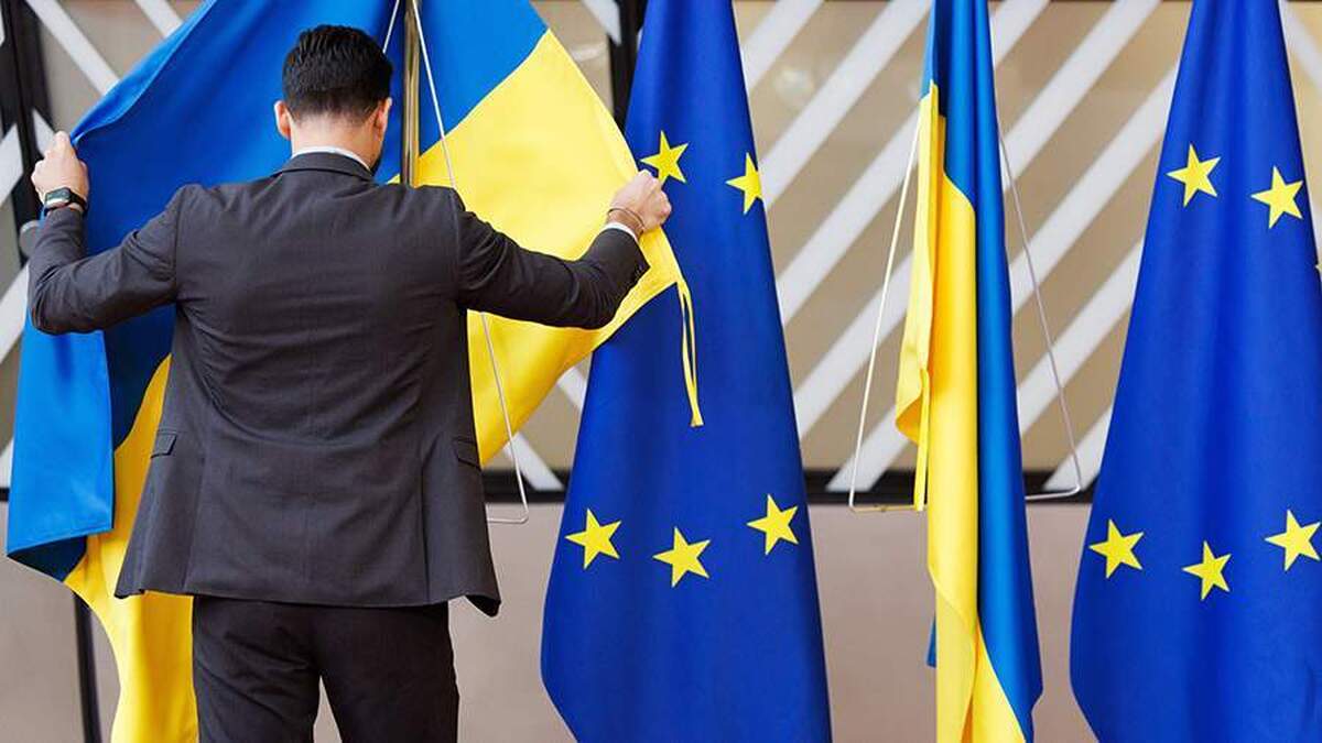 دانشمند علوم سیاسی به ترس اتحادیه اروپا و کیف از امتیازات ارضی احتمالی اشاره می‌کند