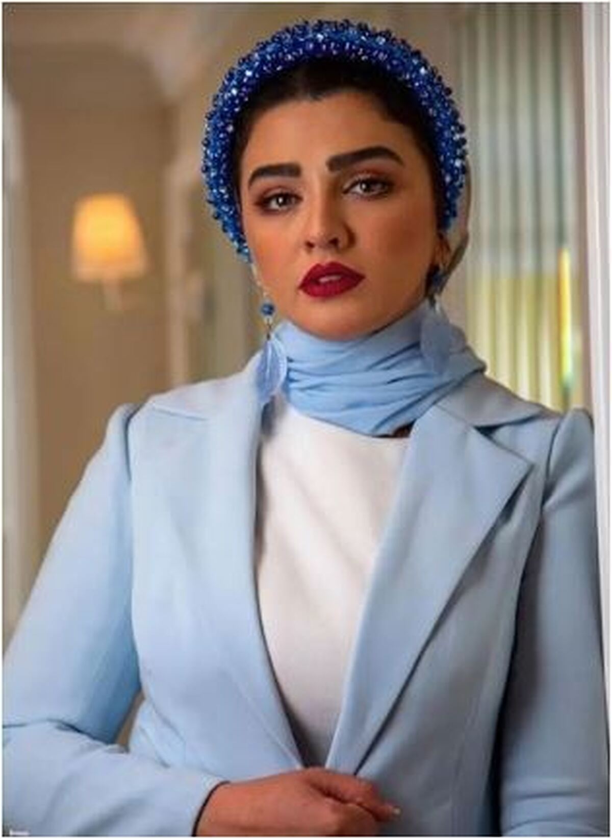 سلفی پر بازدید سیما خضرآبادی در بالاترین طبقه یک آسمان خراش
