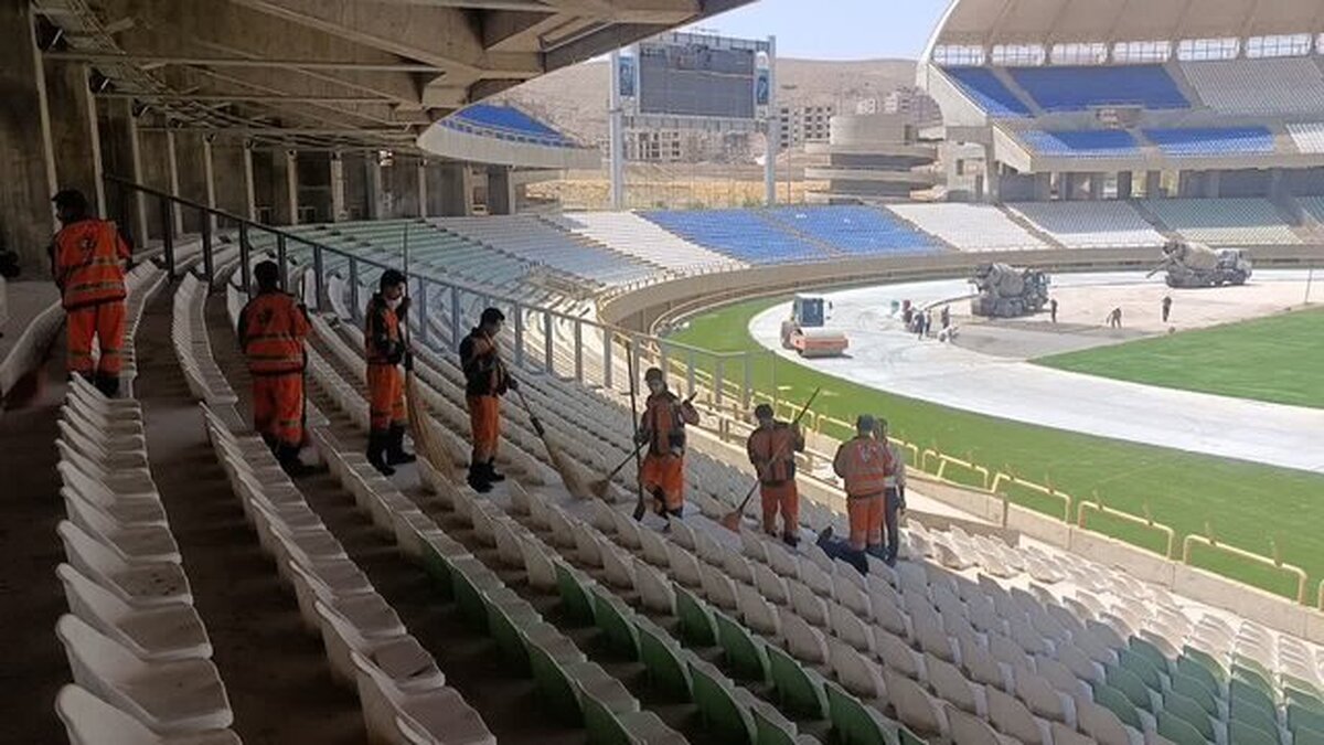 آماده‌سازی ورزشگاه پارس شیراز برای میزبانی نخستین دیدار لیگ برتر فوتبال
