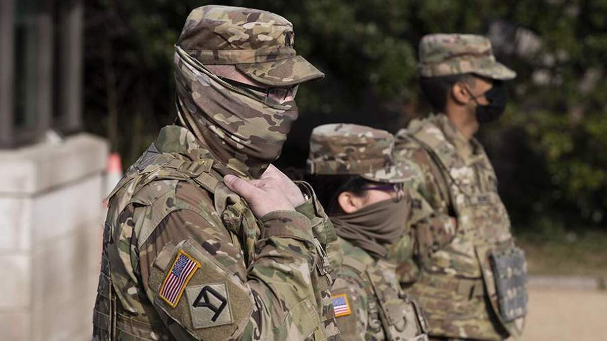 رسانه‌ها از ورود نیرو‌های گارد ملی به واشنگتن برای مبارزه با جرم و جنایت خبر می‌دهند.