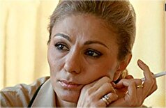 عکس دیده نشده از فرح پهلوی با تاج گل در هندوستان