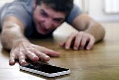 مصرف بیش‌ازحد محتوا در شبکه‌های اجتماعی عزت‌نفس شما را کم میکند!