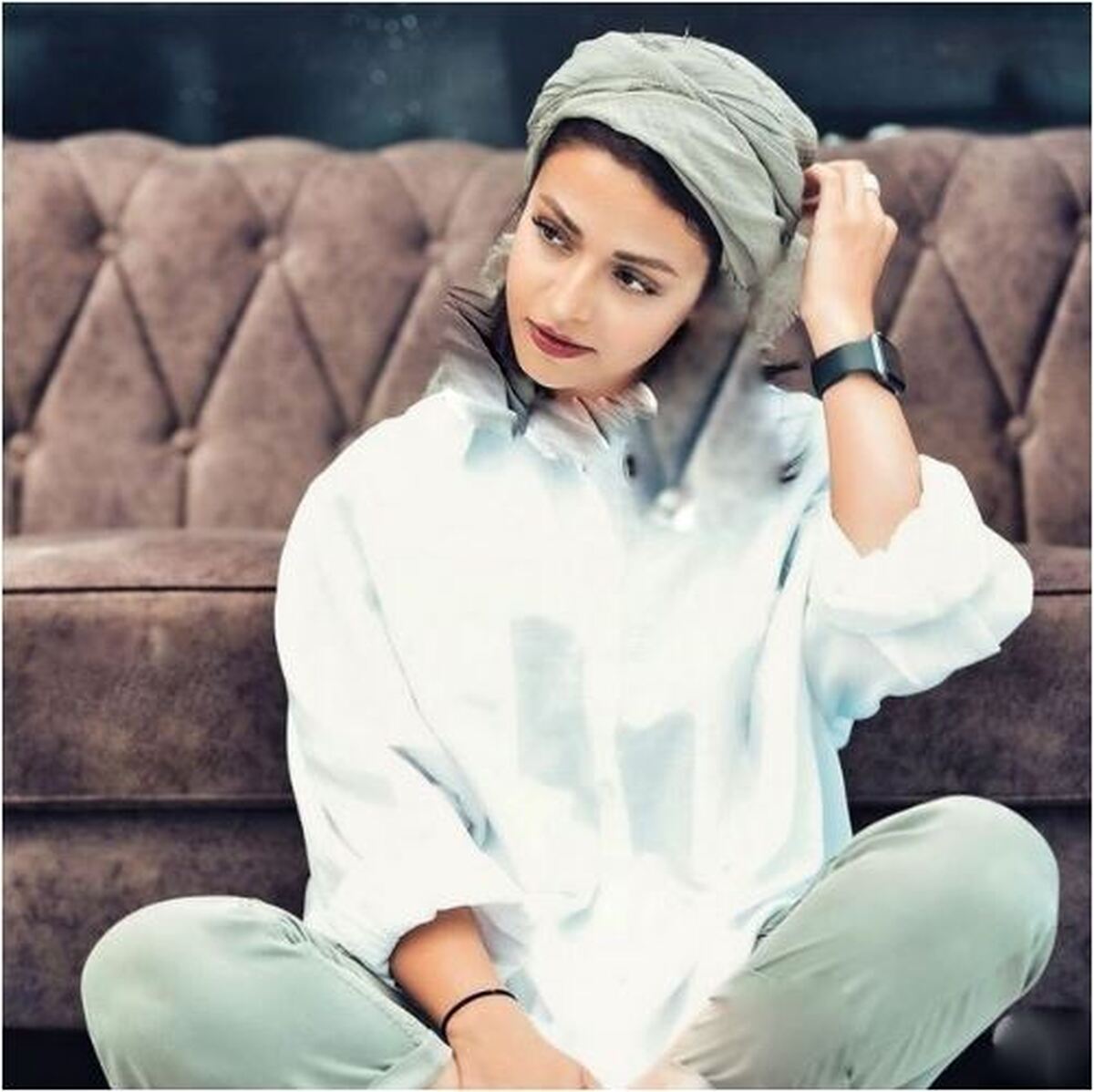 نگاهی به دکوراسیون منزل سوگل خلیق با استفاده از کتاب‌های فراوان! /فرهیختگی از این خانه می‌بارد!