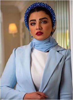 سلفی پر بازدید سیما خضرآبادی در بالاترین طبقه یک آسمان خراش