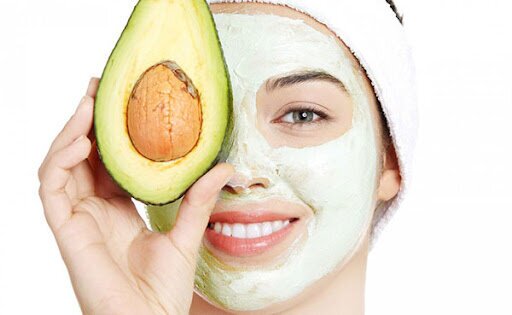 کم عارضه‌ترین و کم هزینه‌ترین راه‌ها برای آفتاب سوختگی و جوان سازی پوست در منزل