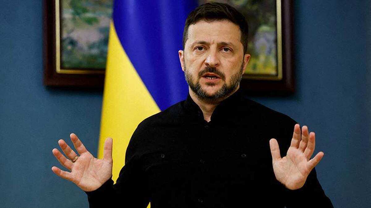 هشدار یک کارشناس علوم سیاسی درباره عواقب پذیرش طرح ترامپ توسط زلنسکی برای کیف