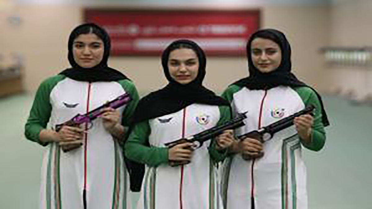 مدال نقره تیم تپانچه ۱۰ متر دختران نوجوان/ امیری و ارشد نیا فینالیست شدند