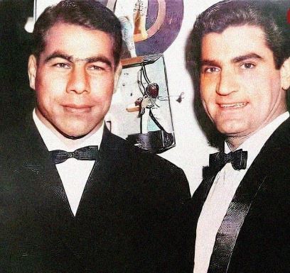 ویگن در کنار غلامرضا تختی در یک مراسم خصوصی؛ اوایل دهه ۴۰/عکس
