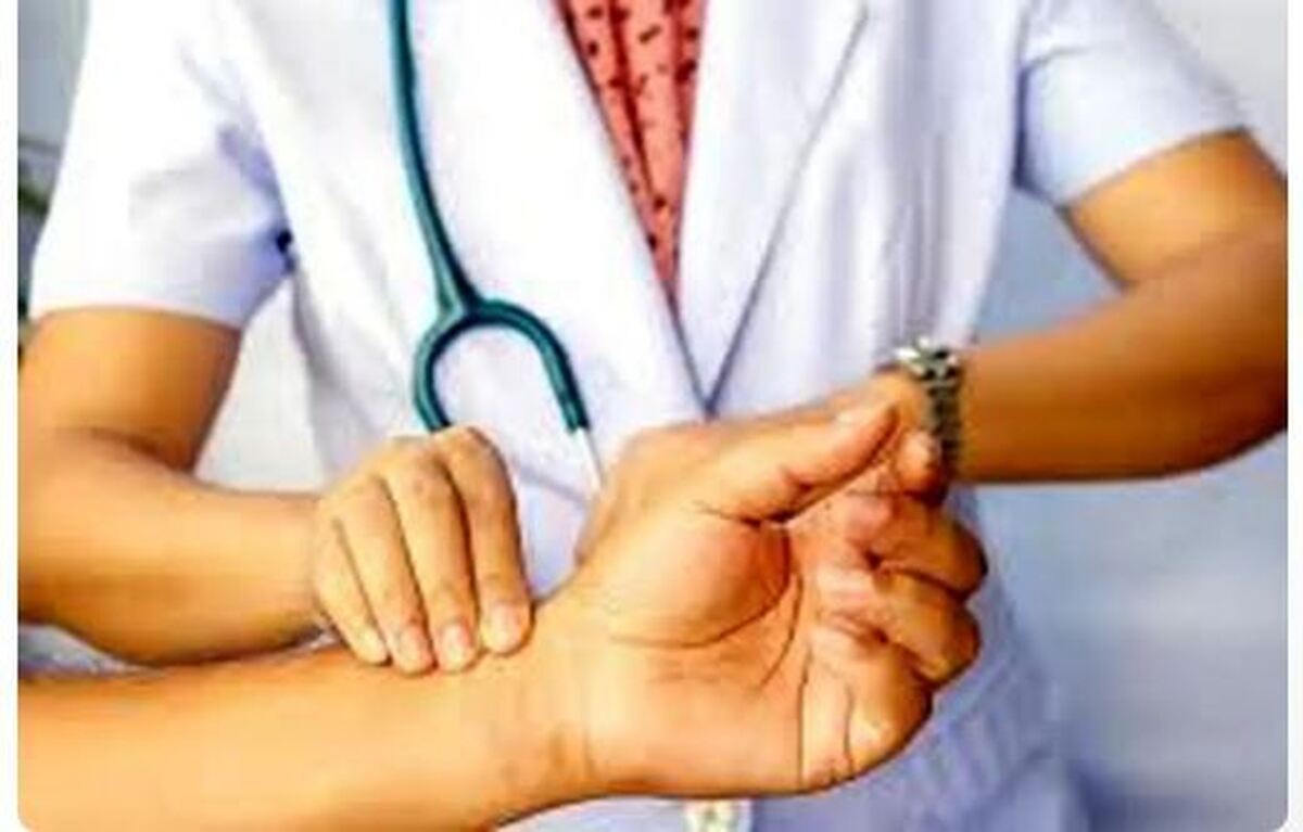 چرا پزشکان نبض بیمار را می‌گیرند؟