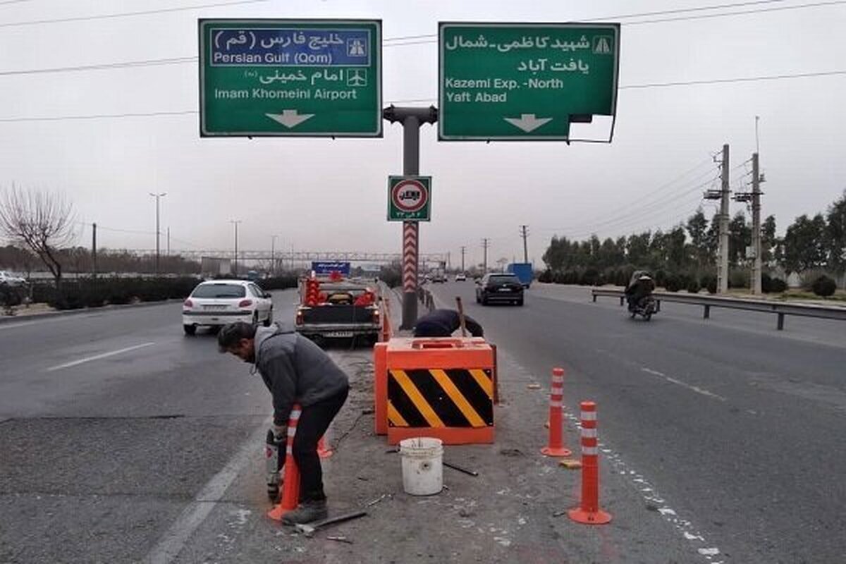 اجرای طرح «خوانایی معابر شهری» با اصلاح و مرمت تابلوهای ترافیکی پایتخت
