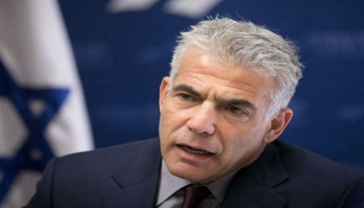 لاپید: اقدام مکرون یک اشتباه اخلاقی و فاجعه دیپلماتیک است