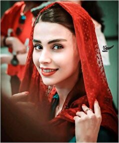 نگاهی به استایل ناهماهنگ لاله مرزبان/روسری چهارخونه با شومیز گلدار!