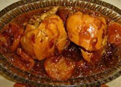 در چند مرحله با کمترین هزینه این خورش آلوچه با مرغ زنجانی را طبخ کنید