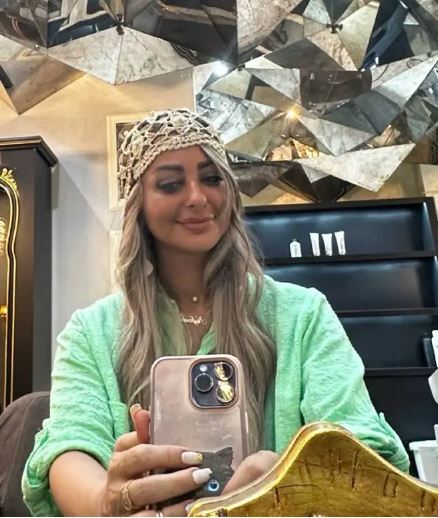 سلفی نفیسه روشن روی صندلی ریاست جنجالی شد!